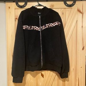 Zyia Black Flying V Leopard Fleece Jacket